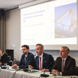 Zväčšiť fotografiu - Európskej komisii predstavili plány aj problémy vyplývajúce z transformácie regiónu - TSK_EK Zvolen_mini-5